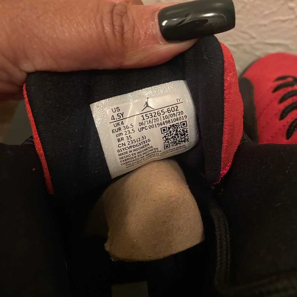 Air Jordan Retro 12s “Reverse Flu Game” - Picture 11 of 14